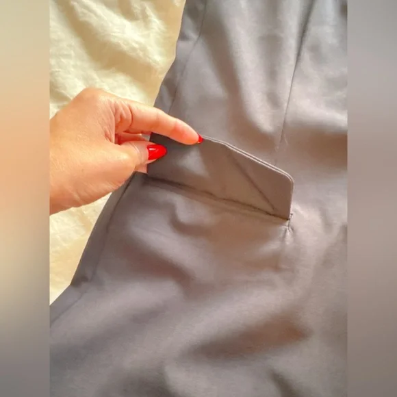 Black Sleeveless Blazer Vest - Picture 3 of 4